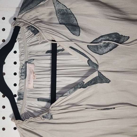 Philosophy Size Large Lightweight Blouse V-Neck Flutter Sleeve Gray - Picture 2 of 7